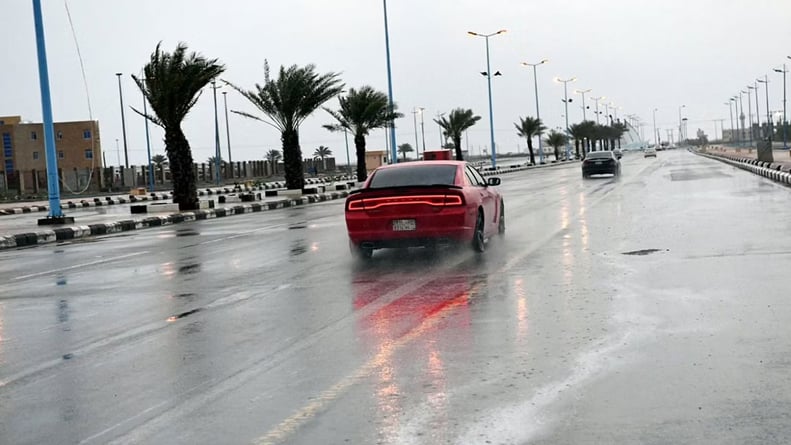الحصيني: اليوم بدء الخريف فلكيًا.. وتساوي ساعات الليل والنهار  
