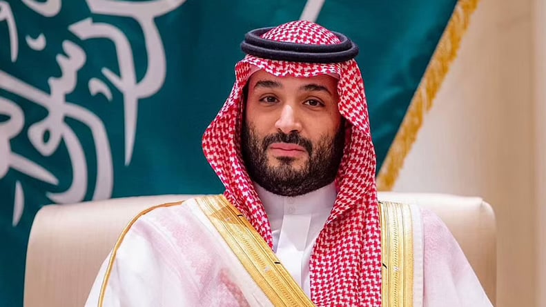 ولي العهد ورئيس الوزراء الياباني يستعرضان التعاون وتعزيز العلاقات بين البلدين
