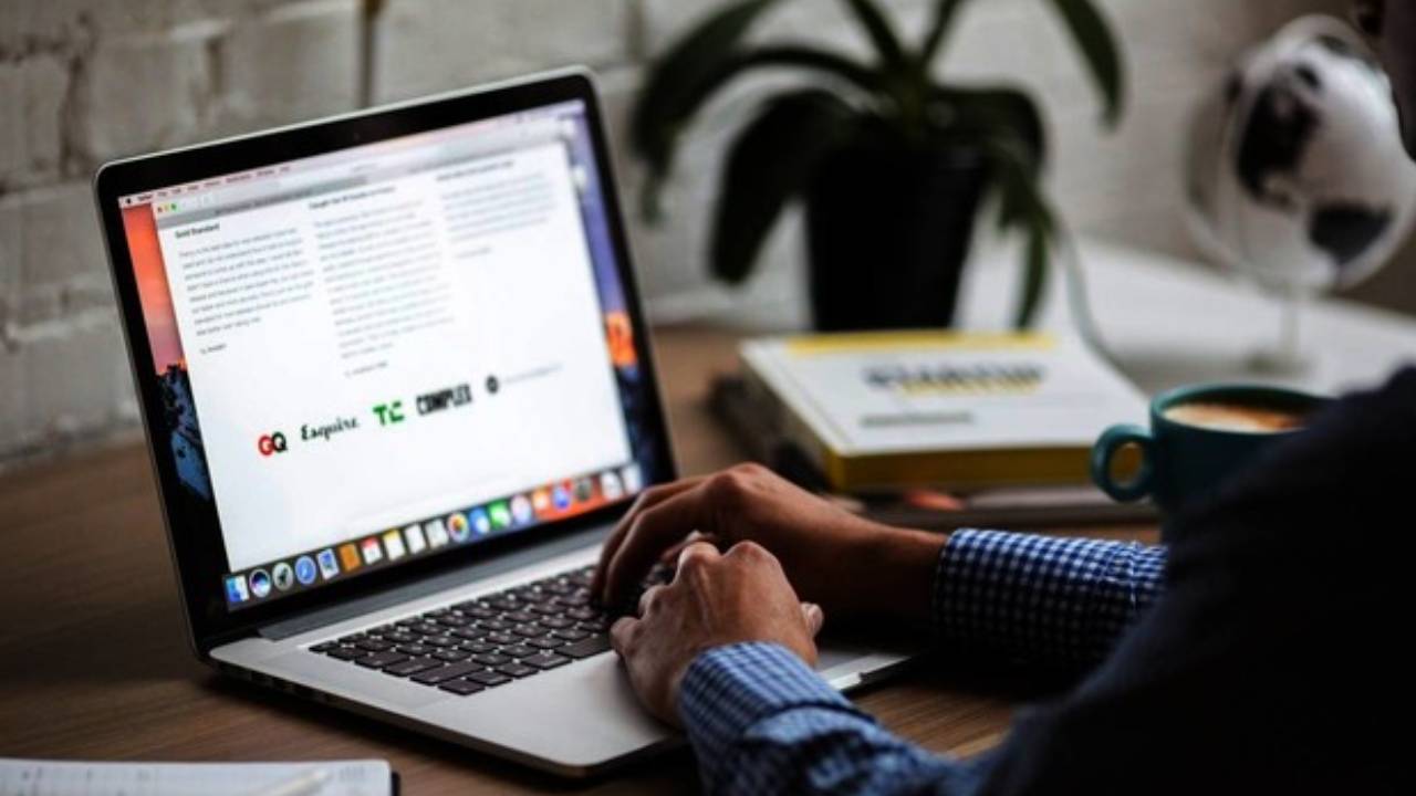 برنامج العمل عن بُعد يعلن توافر وظائف شاغرة