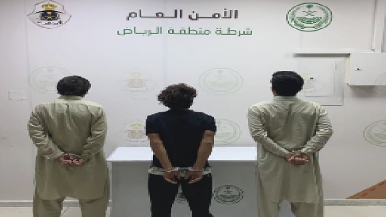 القبض على مقيمين ومخالف لسرقتهم قواطع كهربائية ونحاسية بالرياض
