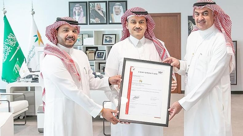 «الموارد البشرية» تحصل على شهادة الأيزو في معالجة الشكاوى وزيادة رضى العملاء
