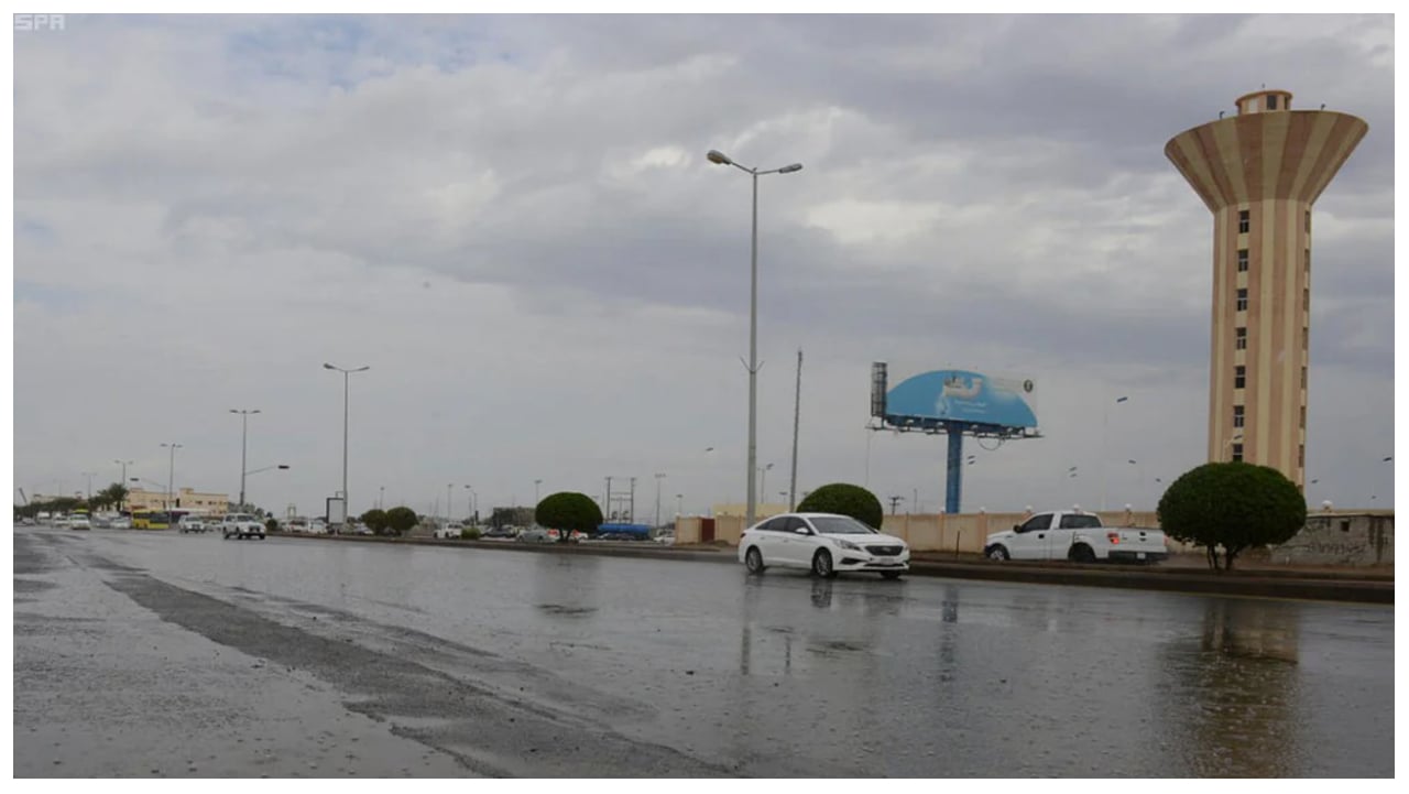 الأرصاد عن طقس الجمعة: سحب رعدية ورياح نشطة على 8 مناطق
