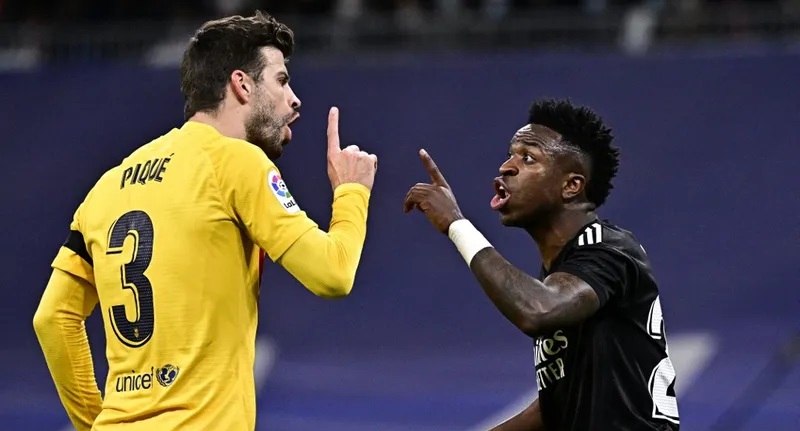 كلاسيكو ريال مدريد وبرشلونة.. التشكيل المتوقع والقنوات الناقلة