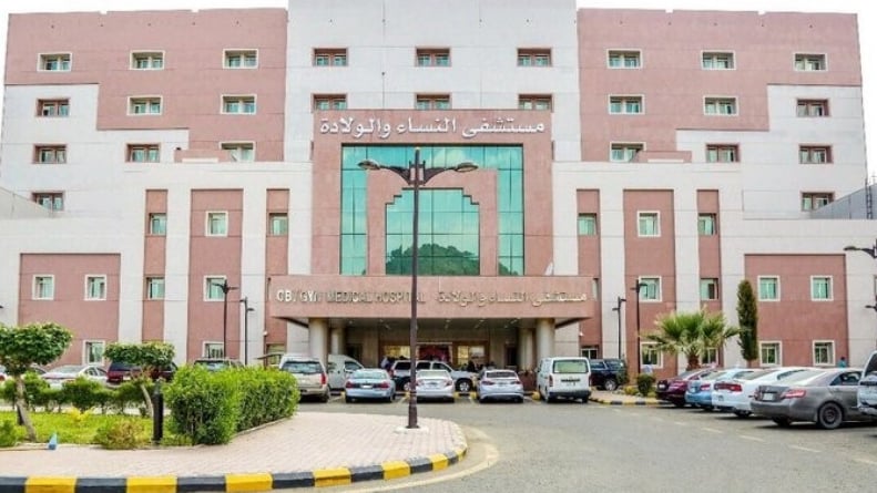 دون اللجوء لفتح البطن.. استئصال ورم ليفي كبير من رحم مريضة بالطائف
