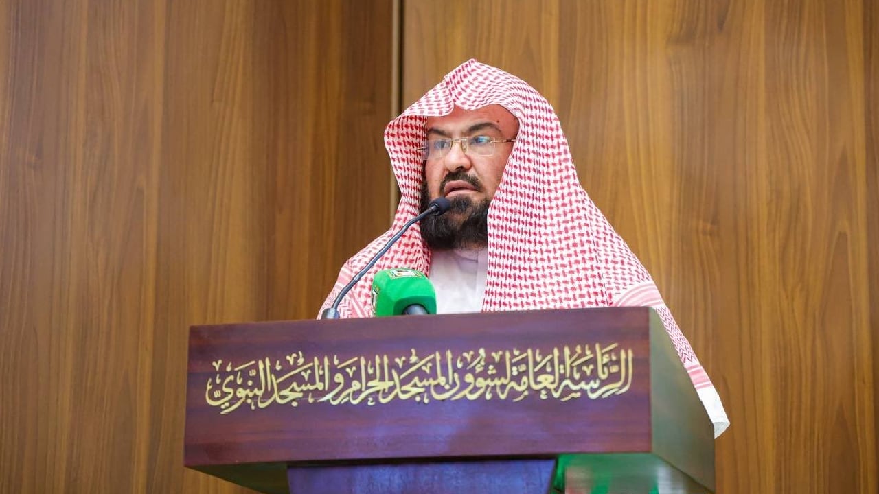 استعدادًا لموسم الأمطار.. السديس يوجه بتجهيز جميع الخدمات وتفعيل الخطط التشغيلية داخل المسجد الحرام 
