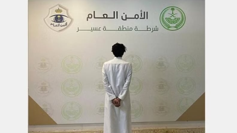 ضبط مواطن أتلف جهاز رصد آلي بمدينة أبها
