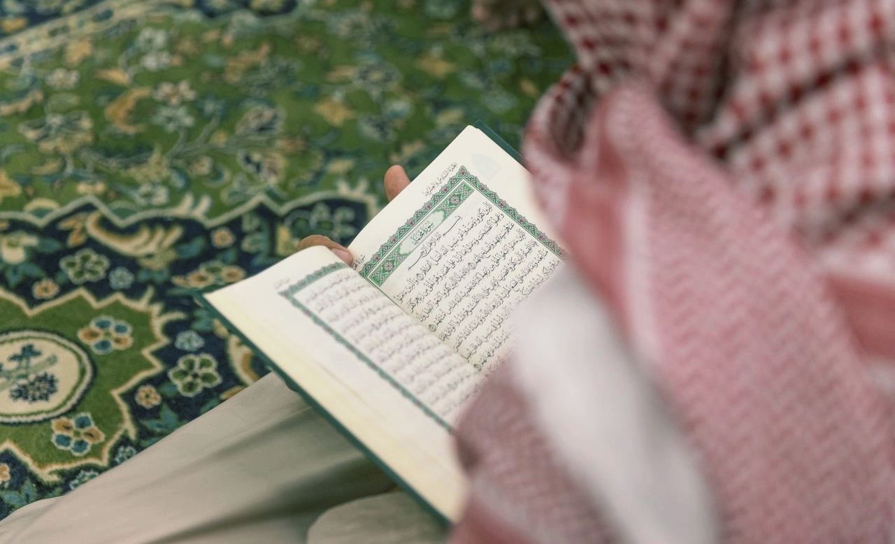 «شؤون الحرمين» تطلق برنامج الحلقات القرآنية بالمسجد الحرام
