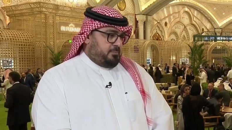 وزير الاقتصاد: النظام المالي السعودي مستقر.. وتراجع معدلات البطالة بين الذكور والإناث
