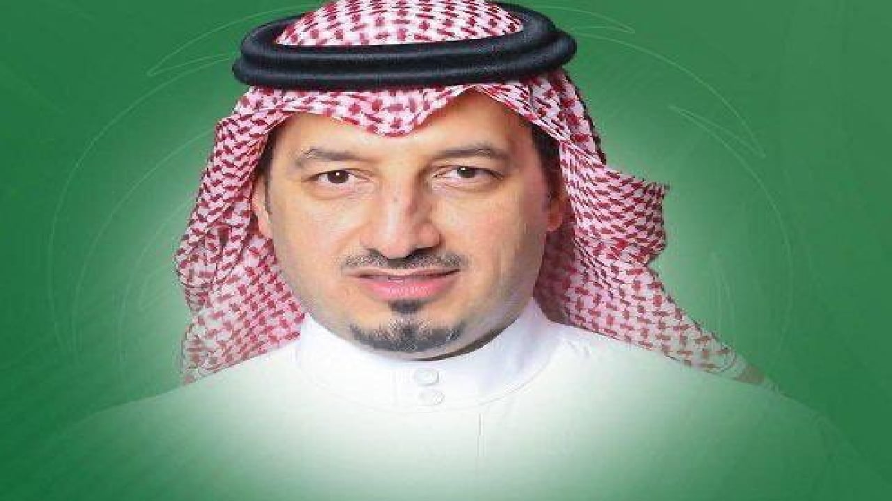 المسحل يطمئن على عبدالملك العييري بعد إجراء عملية الرباط الصليبي

