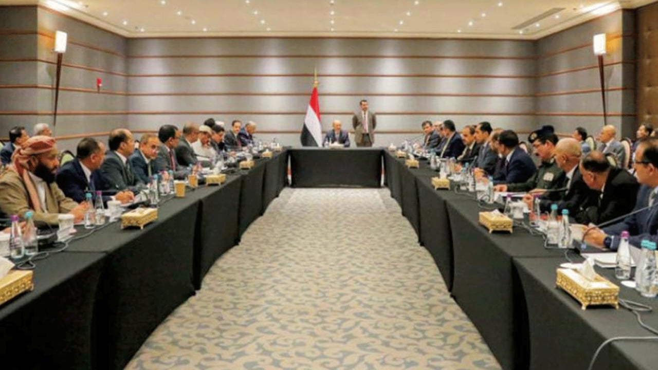 المجلس الرئاسي اليمني يدعو المجتمع الدولي إلى تصنيف الحوثي جماعةً إرهابية