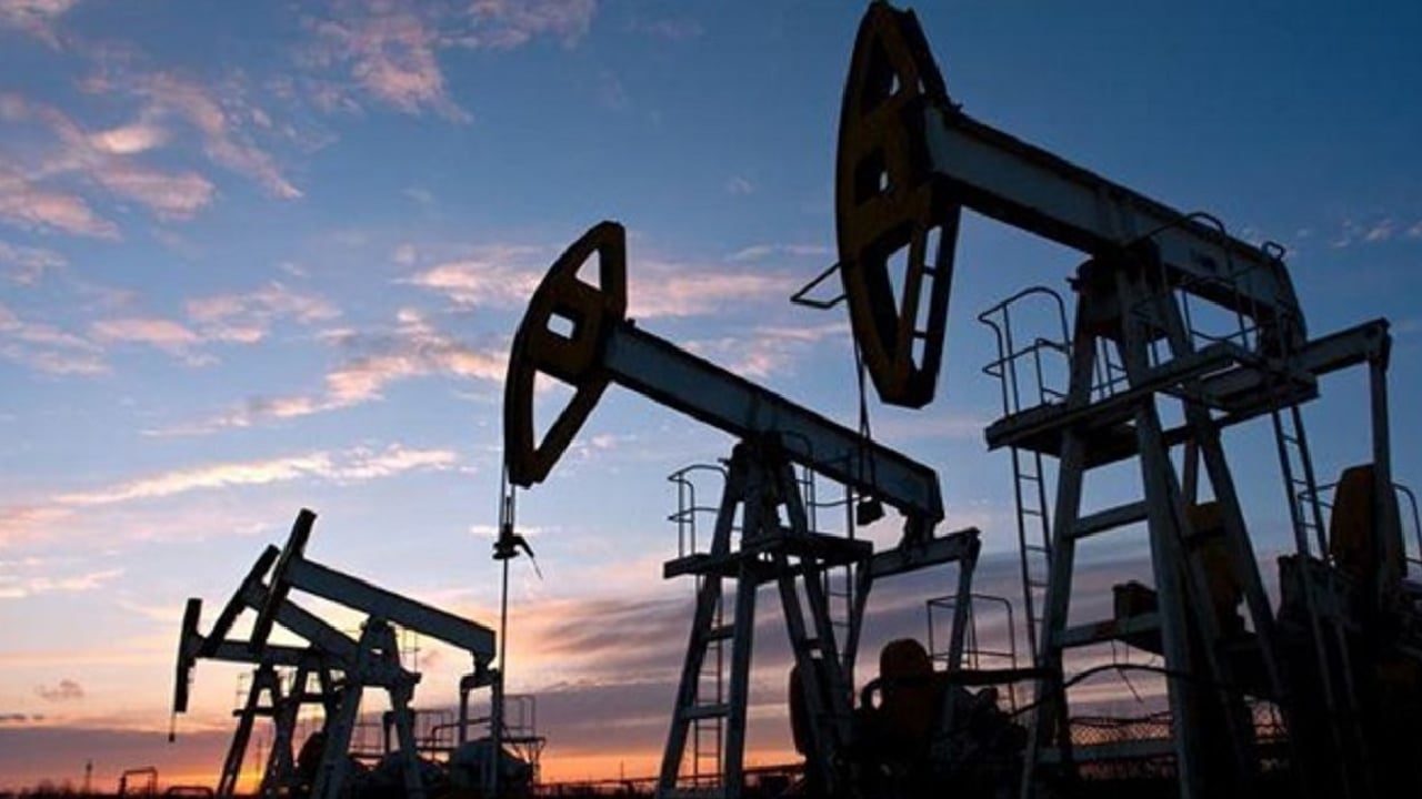 العقود الآجلة لخام برنت ترتفع 1.36 دولار إلى 84.03 دولار للبرميل