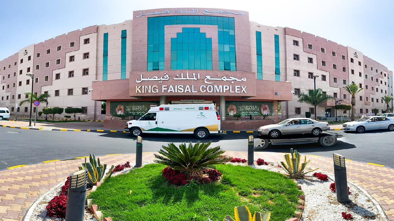إزالة 3 لحميات حميدة من بطن مريض ستيني بمجمع الملك فيصل بالطائف
