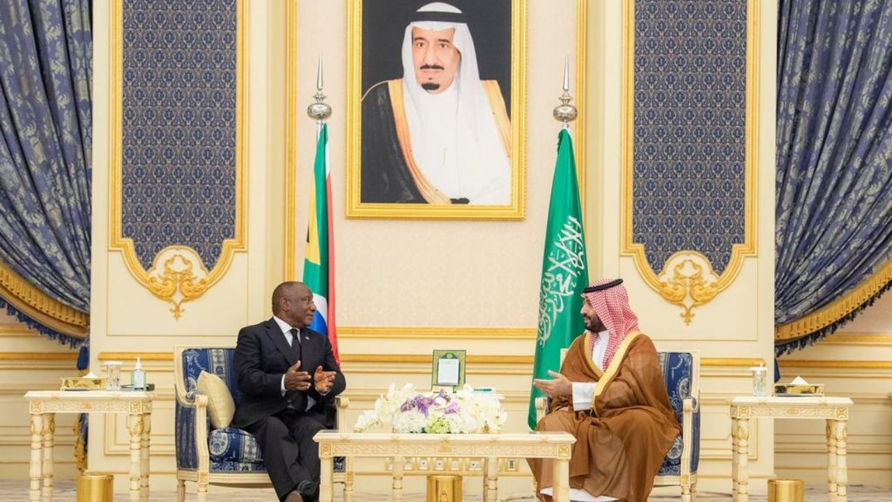 
 ولي العهد يستقبل رئيس جمهورية جنوب إفريقيا في قصر السلام بجدة