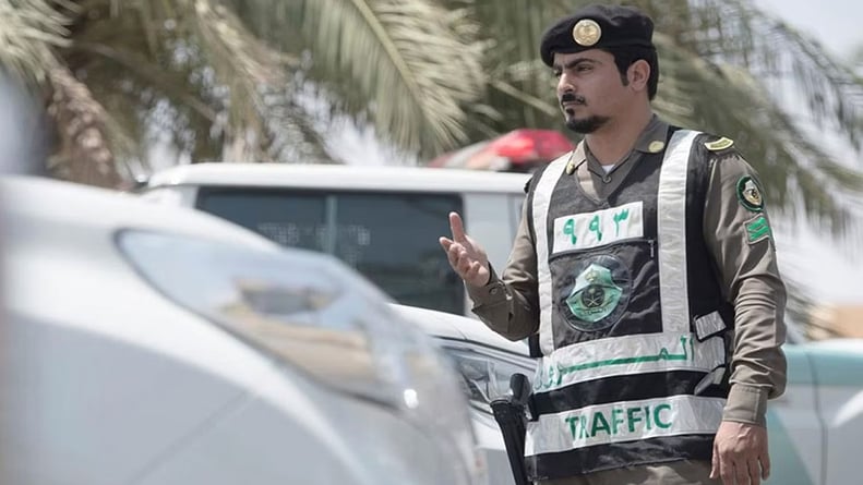 «المرور»: التفويض يحميك من تسجيل المخالفات على المركبات
