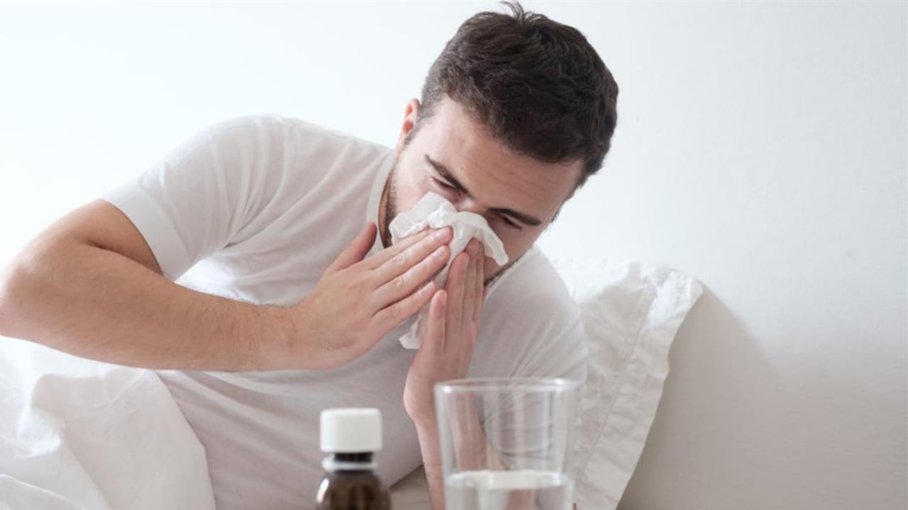 استشاري: الفترة الحالية تجمع بين أمراض الإنفلونزا ونزلات البرد والحساسية 