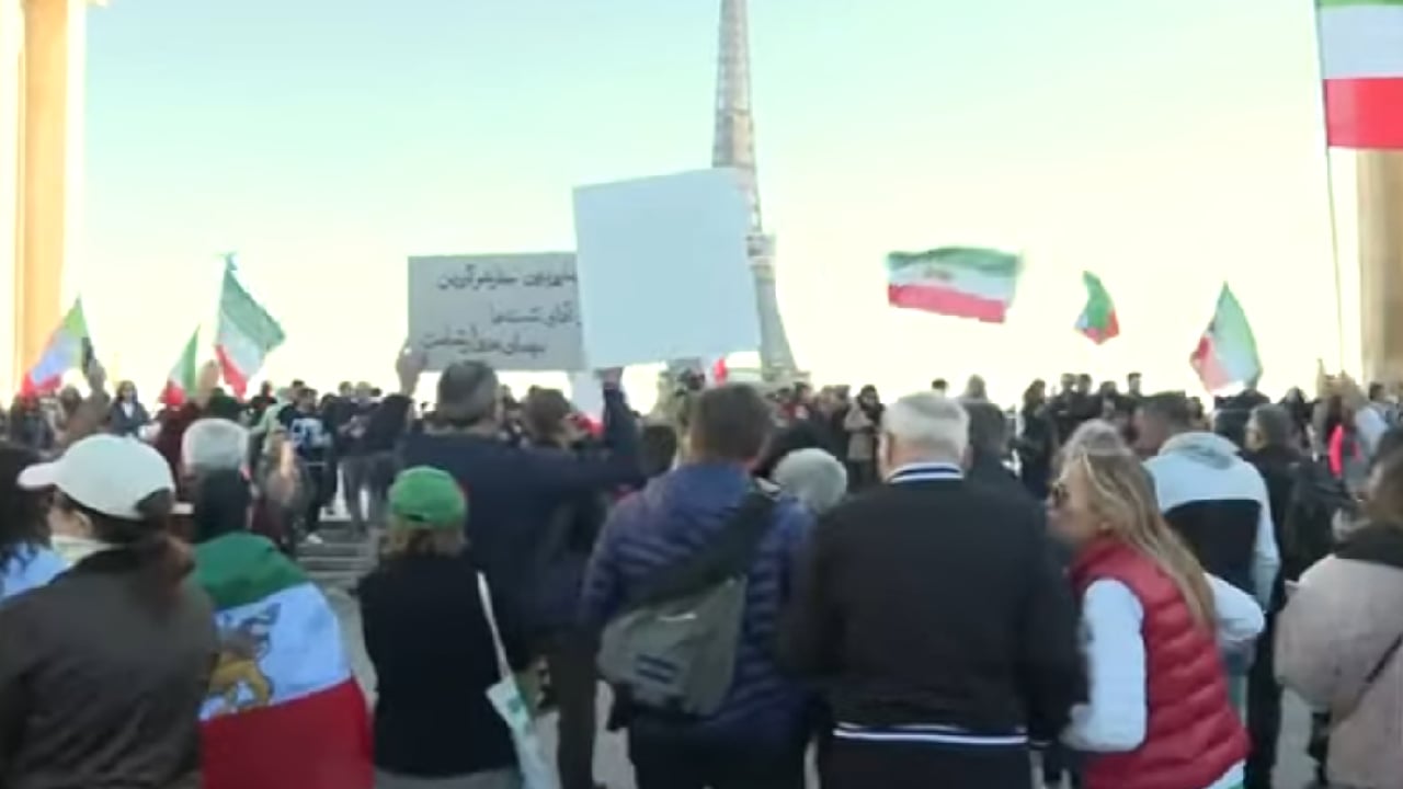 تظاهرات في العاصمة الفرنسية دعمًا للاحتجاجات في طهران
