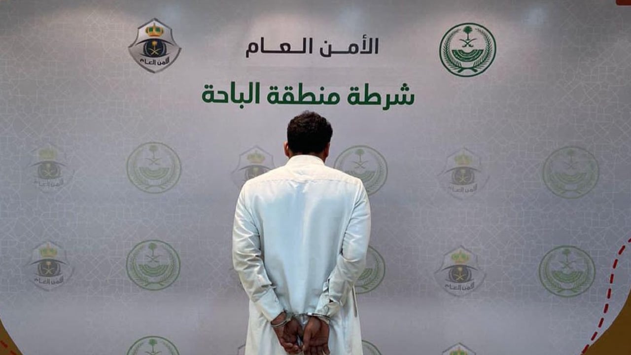 القبض على مواطن لنقله في مركبته 7 مخالفين لنظام أمن الحدود بالباحة
