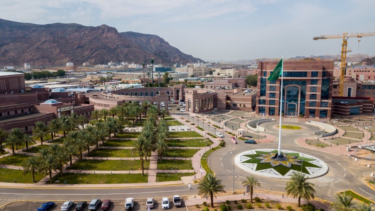 ضمت 500 فرصة تطوعية.. جامعة طيبة بالمدينة المنورة تطلق 100 مبادرة مجتمعية 
