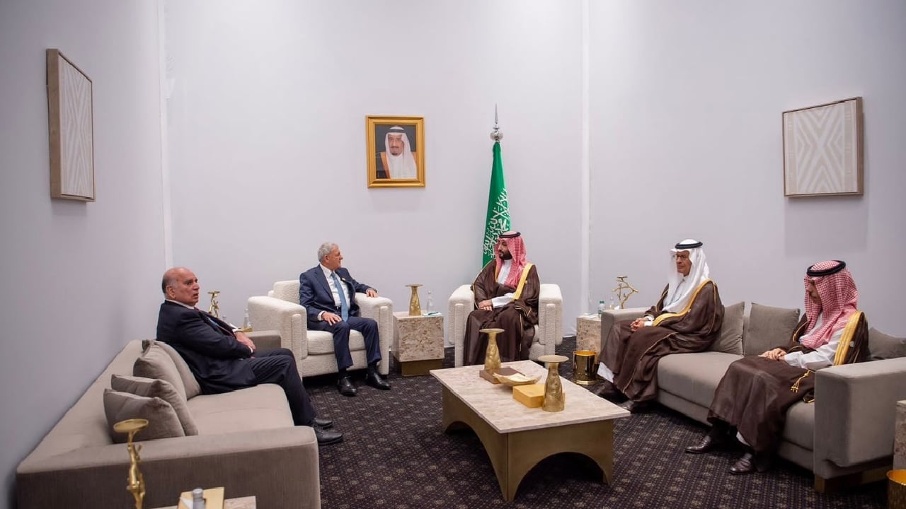 ولي العهد يستعرض مع الرئيس العراقي العلاقات الثنائية 
