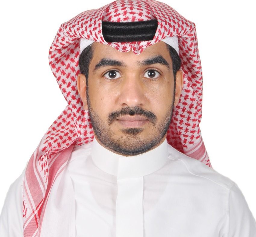 المخلفي يُرزق بمولوده البكر