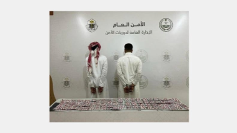 ضبط شخصين في عسير بحوزتهما 2985 قرصًا خاضعًا لتنظيم التداول الطبي
