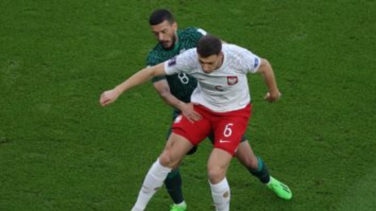 بولندا تتقدم بهدف على المنتخب السعودي 