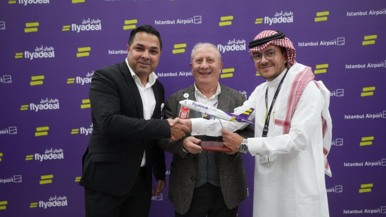 بالصور.. طيران أديل يدشن أولى رحلاته إلى إسطنبول