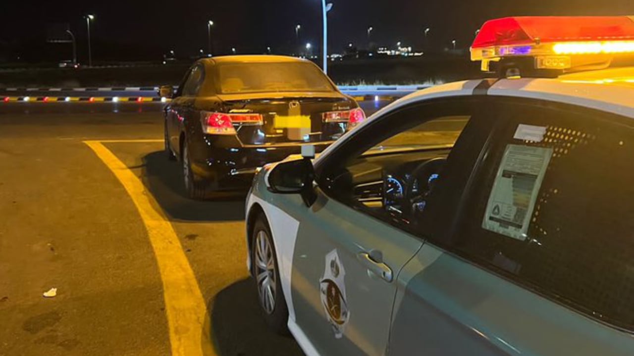 «مرور جازان» يضبط قائد مركبة ظهر في مقطع فيديو يمارس التفحيط