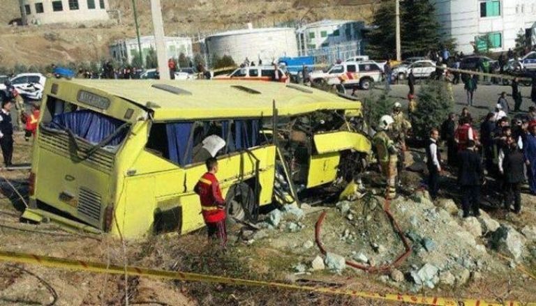 مصرع عامل وإصابة 49 آخرين في اصطدام حافلتين بطهران
