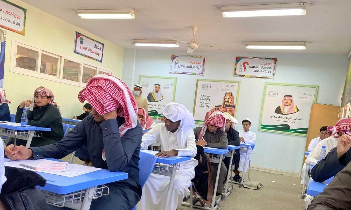 بالصور.. طلاب نجران يؤدون اختبارات الفصل الدراسي الأول المؤجلة لعام ١٤٤٤هـ

