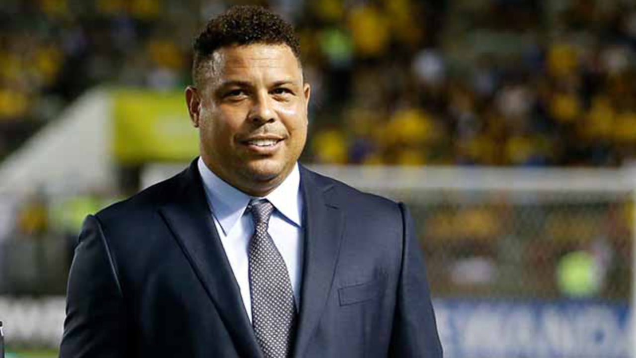 البرازيلي رونالدو يرشح فرناندو دينيز لتدريب منتخب السامبا بعد رحيل تيتي
