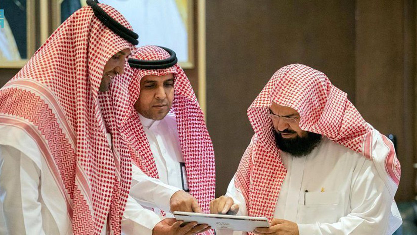 "السديس" يدشّن الحقيبة الرقمية لمكتبة المسجد النبوي