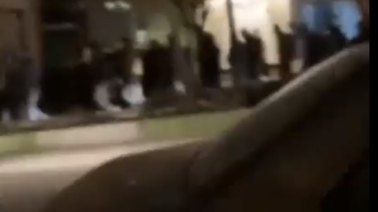 شاهد.. مسيرات ليلية تطالب بإسقاط النظام في إيران 