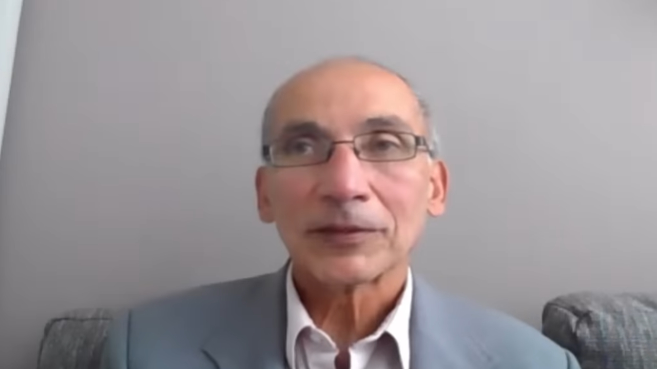 أكاديمي بكلية الدفاع الأمريكية يوضح سيناريوهات رد إيران حال استهدافها (فيديو) 