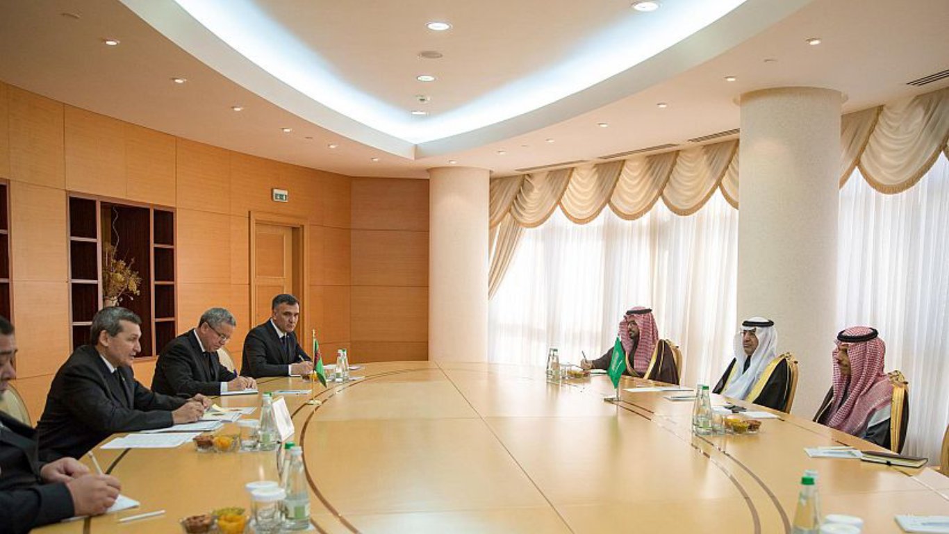 
وزير الخارجية ونظيره التركمانستاني يبحثان تعزيز علاقات التعاون 