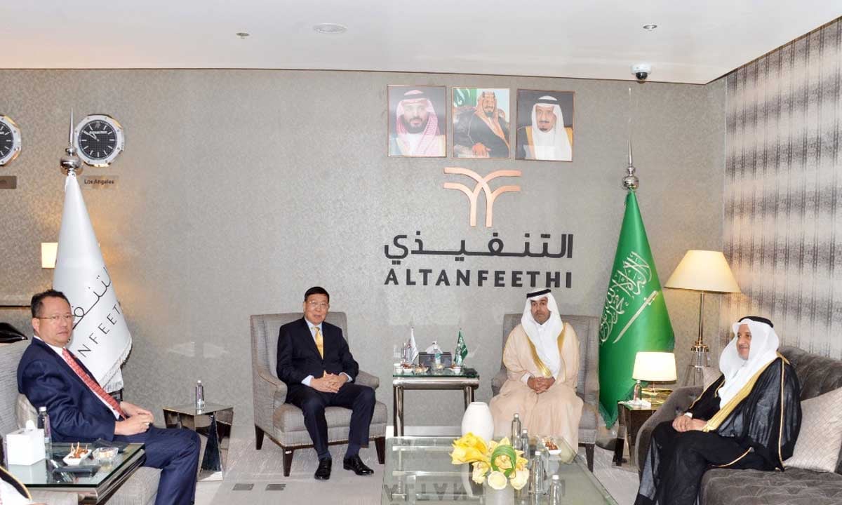 رئيس مجلس الشيوخ التايلندي يصل إلى الرياض 