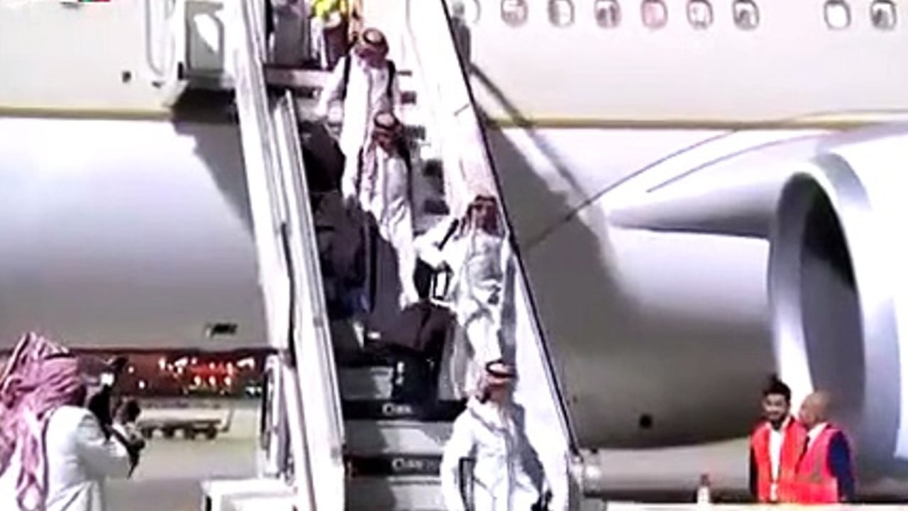 وصول طائرة المنتخب السعودي إلى الرياض 