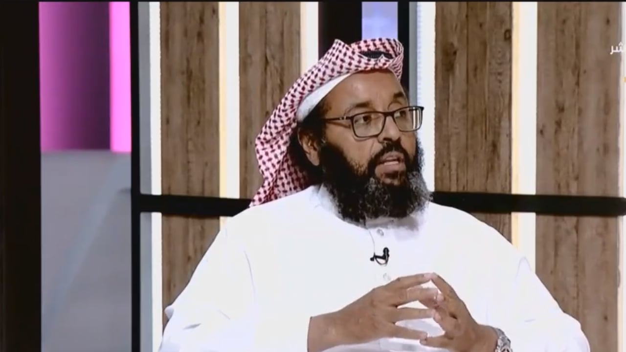 بالفيديو.. مختص يوضح أفضل الأجهزة الآمنة لاستخدام الطلاب 