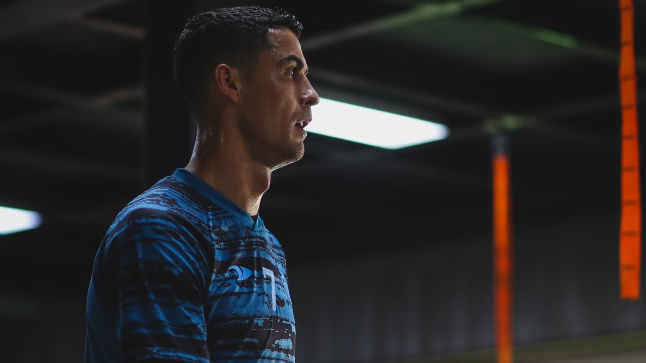 آخرهم رونالدو.. 3 نجوم صنعوا المجد في أوروبا قبل الانضمام إلى النصر