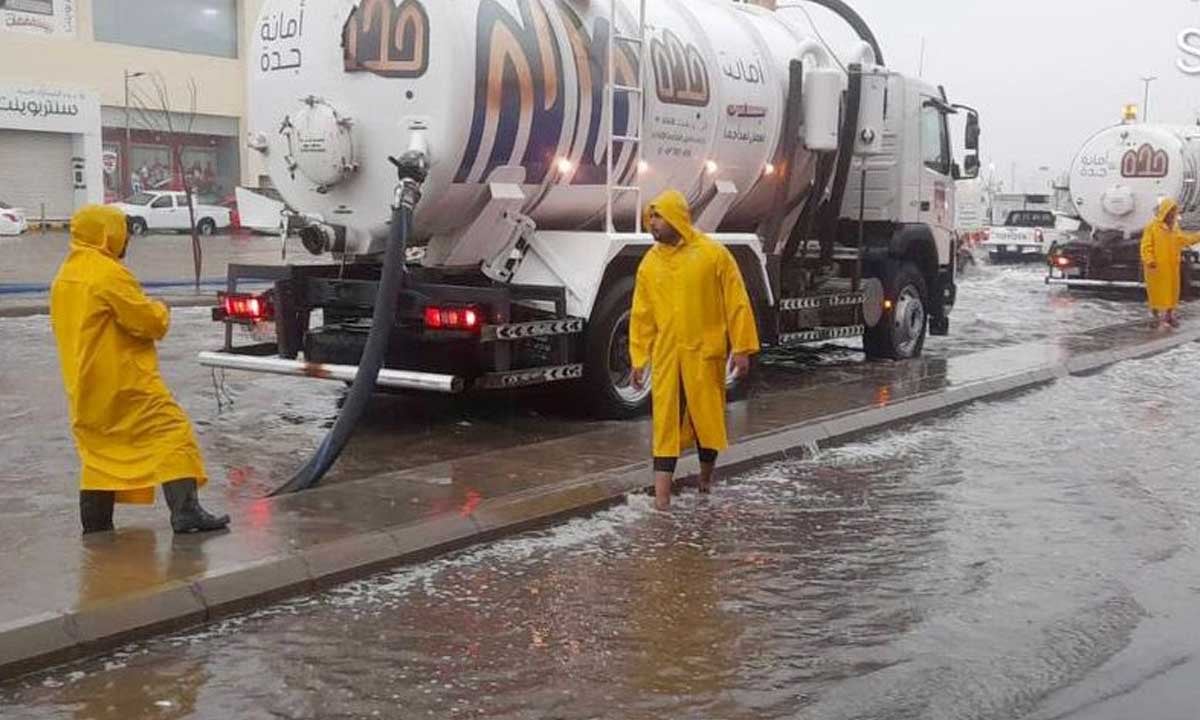 أمانة جدة تواصل استعداداتها لمواجهة الحالة المطرية 