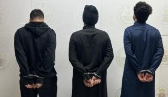 القبض على 3 مقيمين سرقوا قطعًا إلكترونية من أجزاء المركبات بجدة