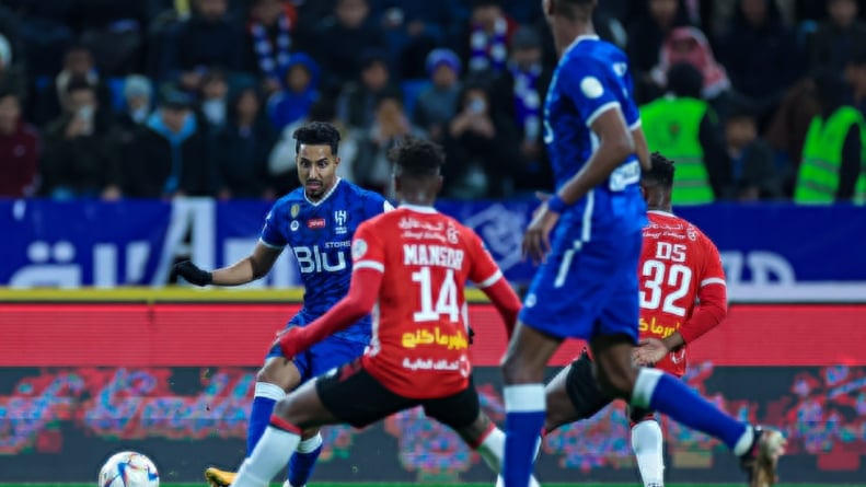 التعادل الإيجابي يحسم مواجهة الهلال والرائد في دوري روشن