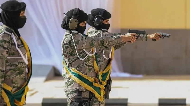 تخريج 211 مجندة بمركز تدريب وتطوير القدرات النسائي بالمديرية العامة للسجون