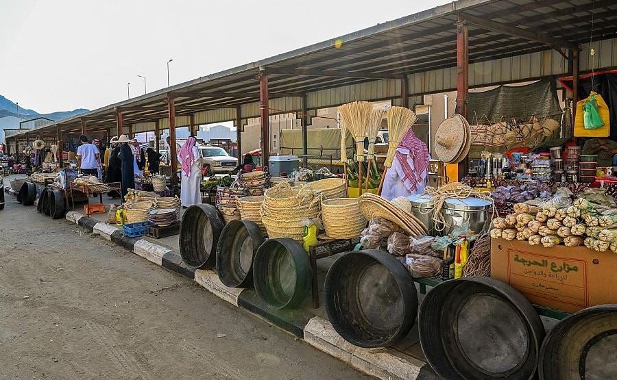 بالصور.. سوق المخواة.. منفذ تجاري بالباحة يعود تاريخه لأكثر من 200 عام