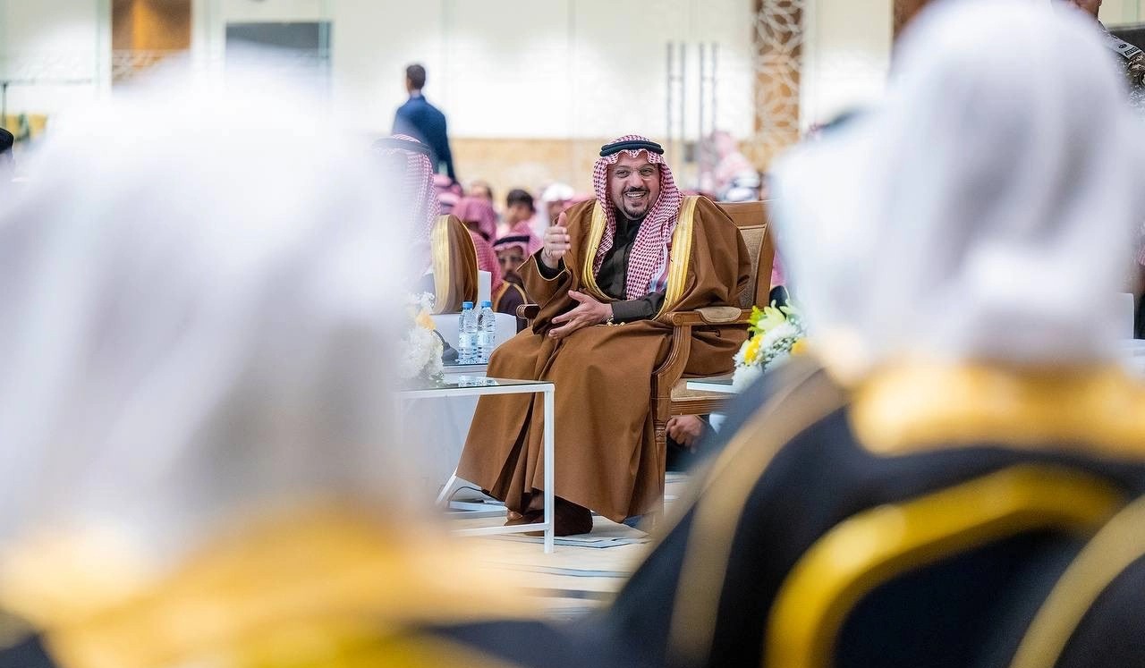 أمير القصيم يرعى حفل تخريج 63 حافظاً ومجازاً لكتاب الله