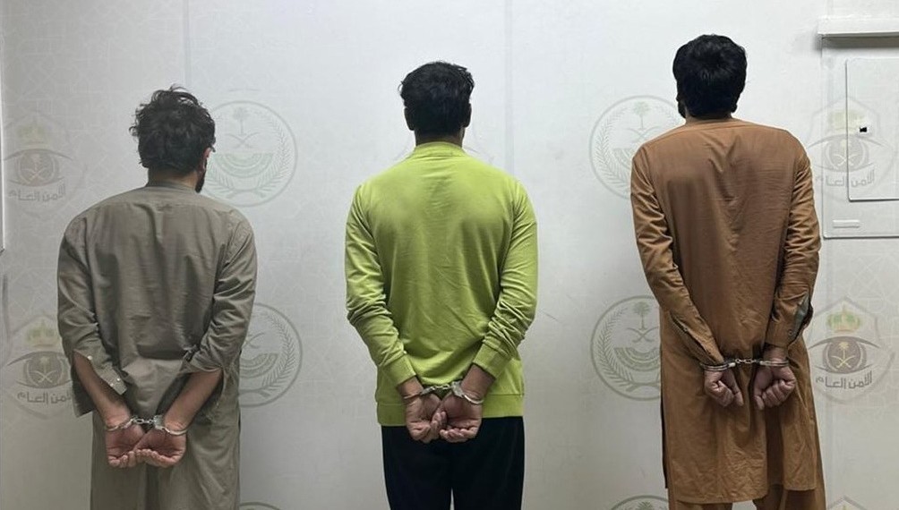 ضبط 3 مقيمين لاعتدائهم على حراس منازل قيد الإنشاء وسلب قواطع كهربائية بالرياض