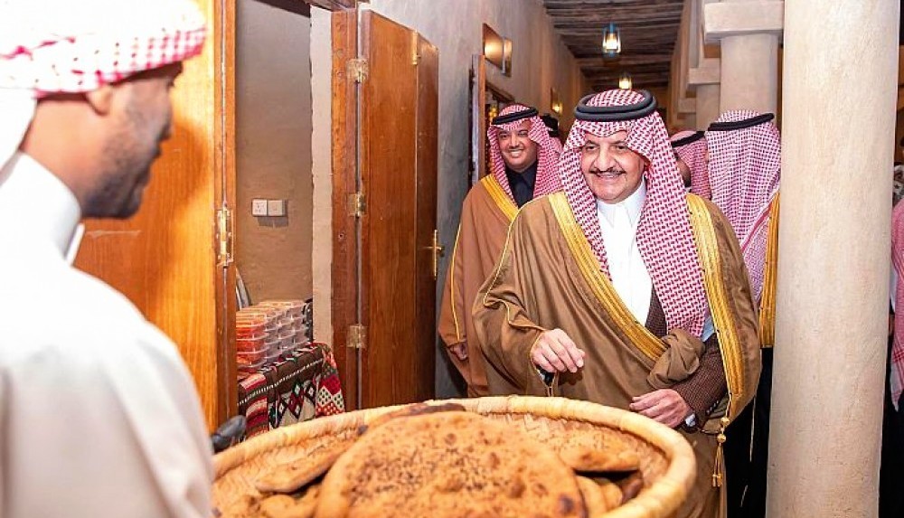 أمير الشرقية يوجه بتمديد مهرجان تمور الأحساء المُصنّعة أسبوعين