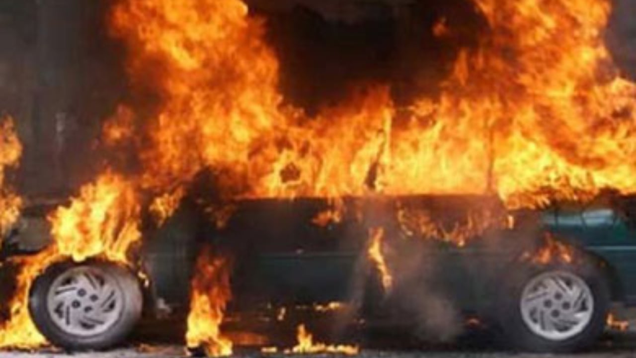بينهم طفل.. جرحى عسكريون بتفجير سيارة مفخخة قرب مقر عسكري في درعا