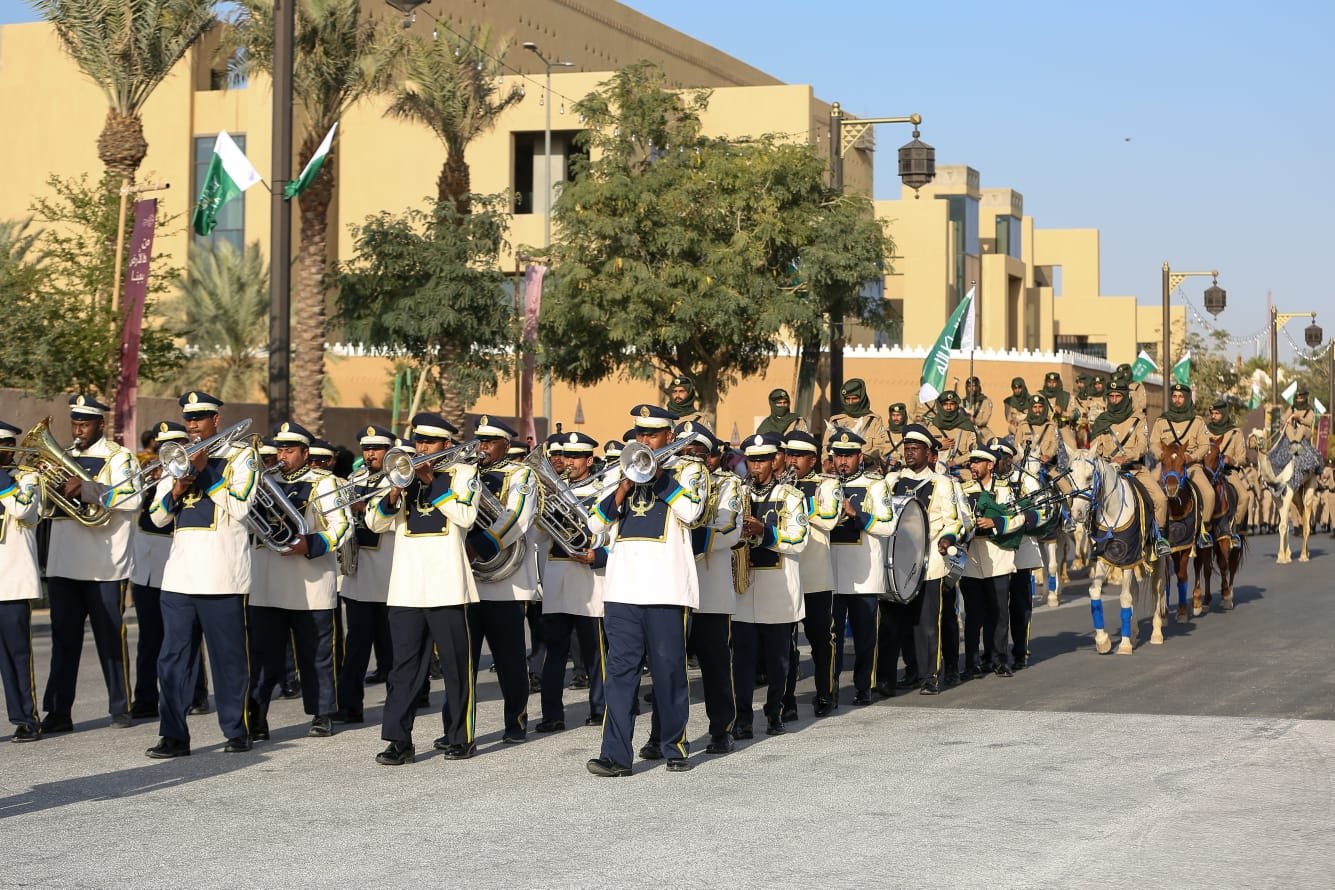  المديرية العامة لحرس الحدود تقيم عروضًا برية وبحرية احتفاءً بيوم التأسيس