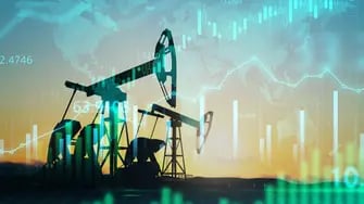 أسعار النفط تحقق مكاسب أسبوعية بنسبة 8%.. و«برنت» عند 86 دولاراً للبرميل 